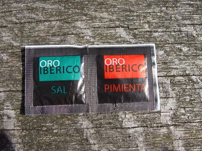 Racja-armii-francuskiej-24-H-menu-7-sol-pieprz.JPG