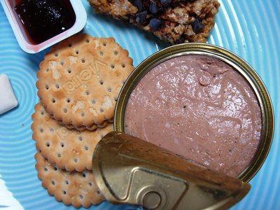 racja-armii-portugalskiej-menu-1-pasztet-wieprzowy.JPG