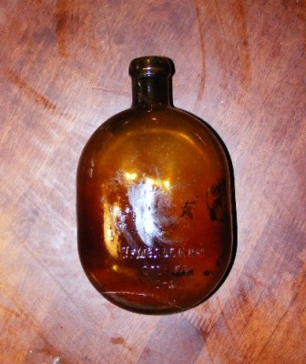 soviet amber glass canteen WWII.jpg