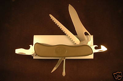 Bundeswehr Victorinox pocketknife.jpg
