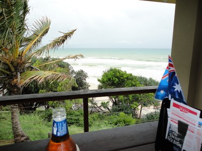 DSC00628.JPG (607.46 KiB) Viewed 7983 times My view from the balcony at Rainbow Beach Surf Lifesaving Club, Cold beer great views.