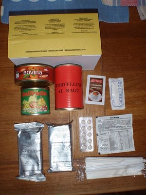 P2262110.JPG (145.51 KiB) Viewed 9513 times Lunchbox: Tortellini w. meat sauce (230g), canned beef (140g), crackers (100g), fruit salad (225g), multivitamin tablets (10g/ 4 pc), instant coffee, 10 bran tablets, sugar, 2 paper napkins, 1 cutlery plastic