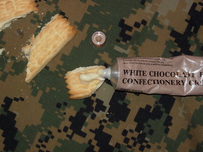 DSCN1877.JPG (774.37 KiB) Viewed 10730 times I had a white chocolate confectionery spread also, i opened that instead of the chocolate that came with this meal