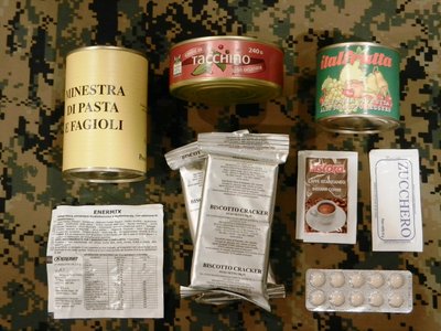 1c.jpg (661.14 KiB) Viewed 10049 times Minestra De Pasta Fagioli, Carne Di Tacchino En Aelatina, Macedonia Di Frutta Allo sciroppo Leggero, Biscotto Cracker x2, Enermix Tablets, Cafe Istantaneo, Zucchero, Compresse Di Crusca x10,