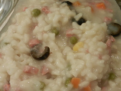 I don't like black olives, and their flavor is pretty strong in this dish, the rice cant compete. Other than that its a little bland, rice is soft but not mush carrots and peas have some textures and flavor but all i can taste is the black olives so not a winner in my book