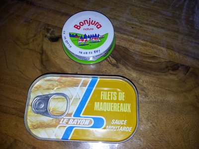 2013-06-22 16.40.09.jpg (359.7 KiB) Viewed 6920 times Processed cheese, and fillets of mackerel