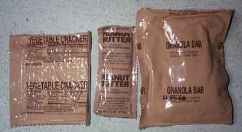 1999 MRE #14 - Pasta w/ Vegetables in Tomato Sauce - vegetable crackers, peanut butter spread and granola bar