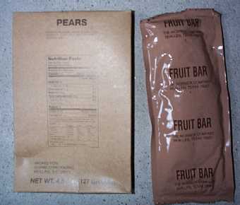 1999 MRE #14 - Pasta w/ Vegetables in Tomato Sauce - side dish of pears and fruit bar